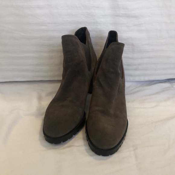 Stuart Weitzman brown suede heeled booties - Picture 2 of 4